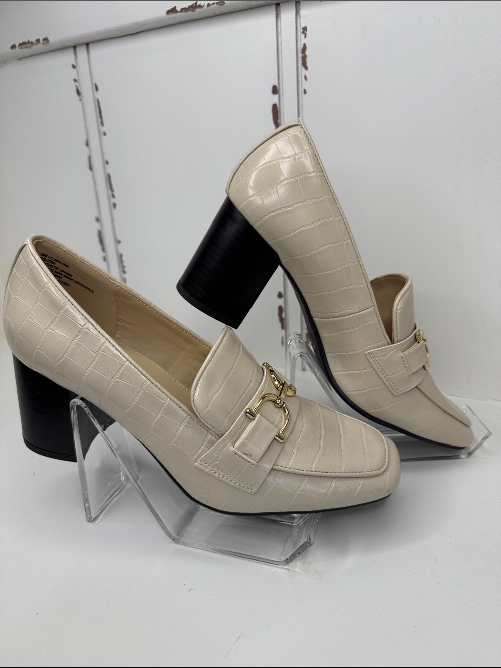 Liz Claiborne Beige Croc-Embossed Loafers with Gold Bit - Picture 2 of 7
